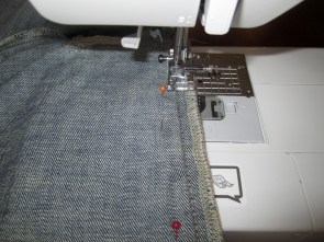 Old jeans to boyfriend jeans upcycle.